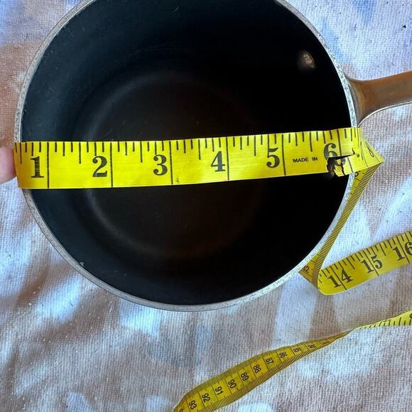 PreOwned All Clad 2Qt Non Stick Saucepan - No Lid - Picture 8 of 10